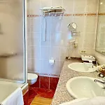 Cocohomes Ikarus Con Jardin Lägenhet